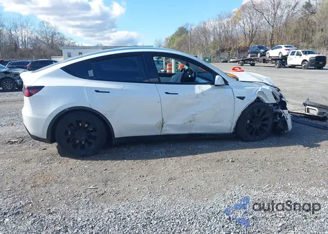 2022 Tesla Model Y Long Range Dual Motor All-Wheel Drive из США, поврежденный, VIN 7SAYGAEE1NF322604